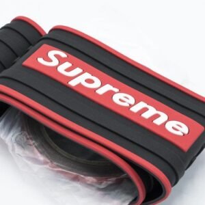 Універсальна захисна гумова накладка на задній бампер Supreme / червоно-чорна. Довжина 90см, ширина 7,5 см. Клеїться на двосторонній скотч, який йде в...@